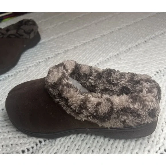 Dearfoams Women's Espresso, Slip On Size 7-8. New‎ with Box! - Picture 4 of 4